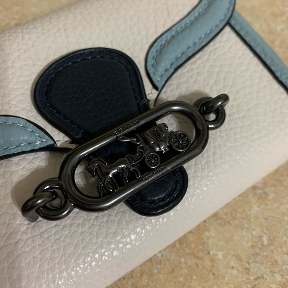 Coach Wallet! Brand New! - Picture 2 of 9